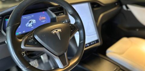 Tesla Model S 2020