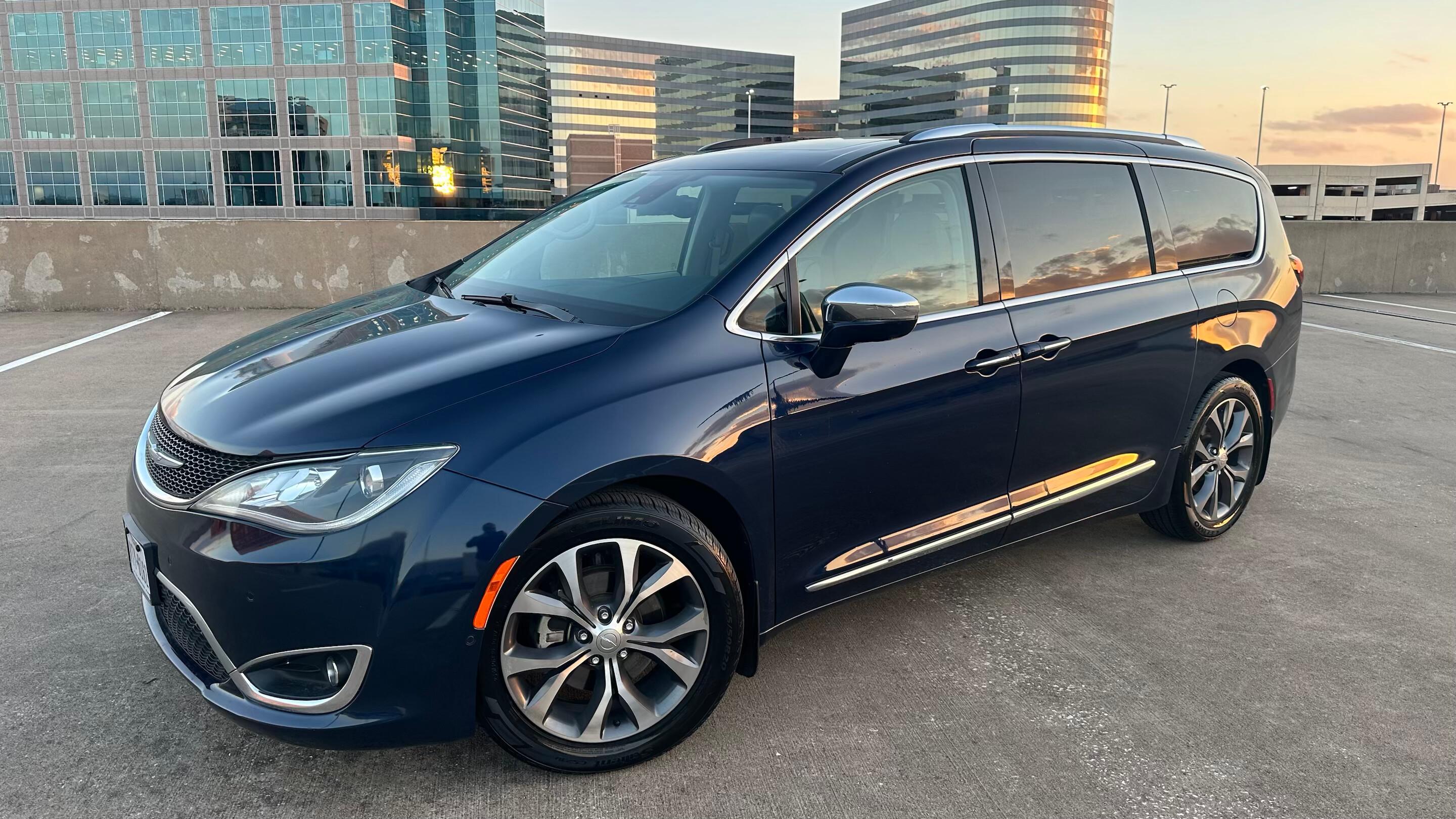 Chrysler Pacifica 2017 in McKinney, TX