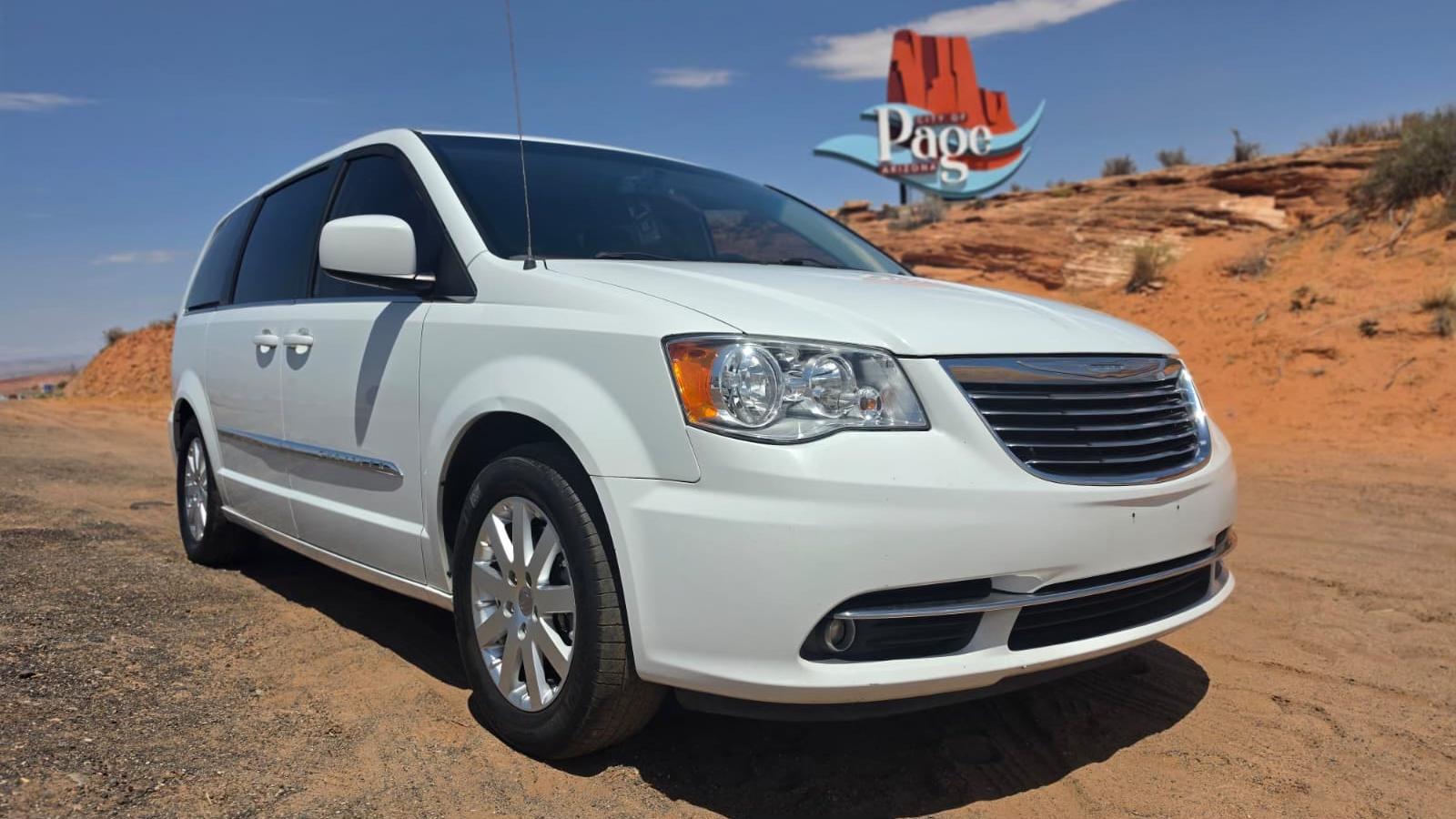 Chrysler Town & Country 2015 in Page, AZ