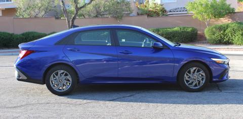 Hyundai Elantra Hybrid 2025