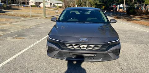 Hyundai Elantra 2024