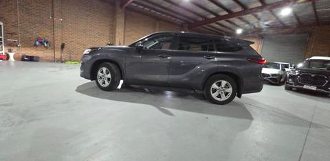 Toyota KLUGER 2023