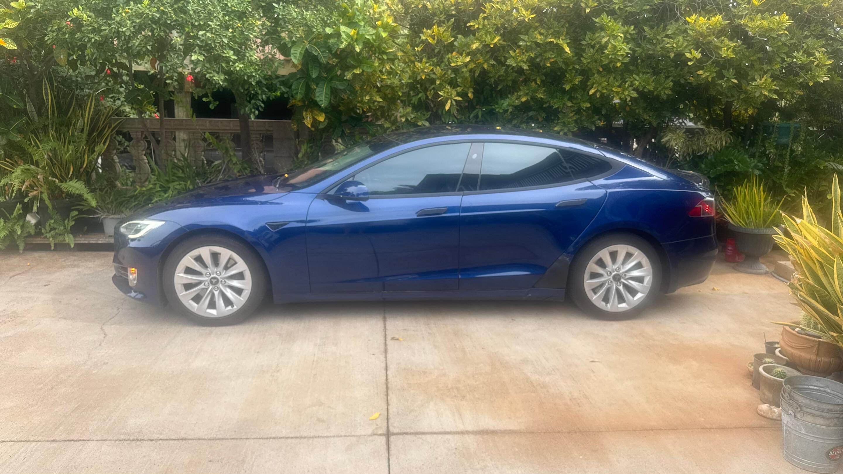 Tesla Model S 2017 in 