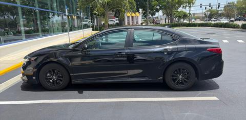 Toyota Camry Hybrid 2025