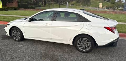 Hyundai Elantra 2024