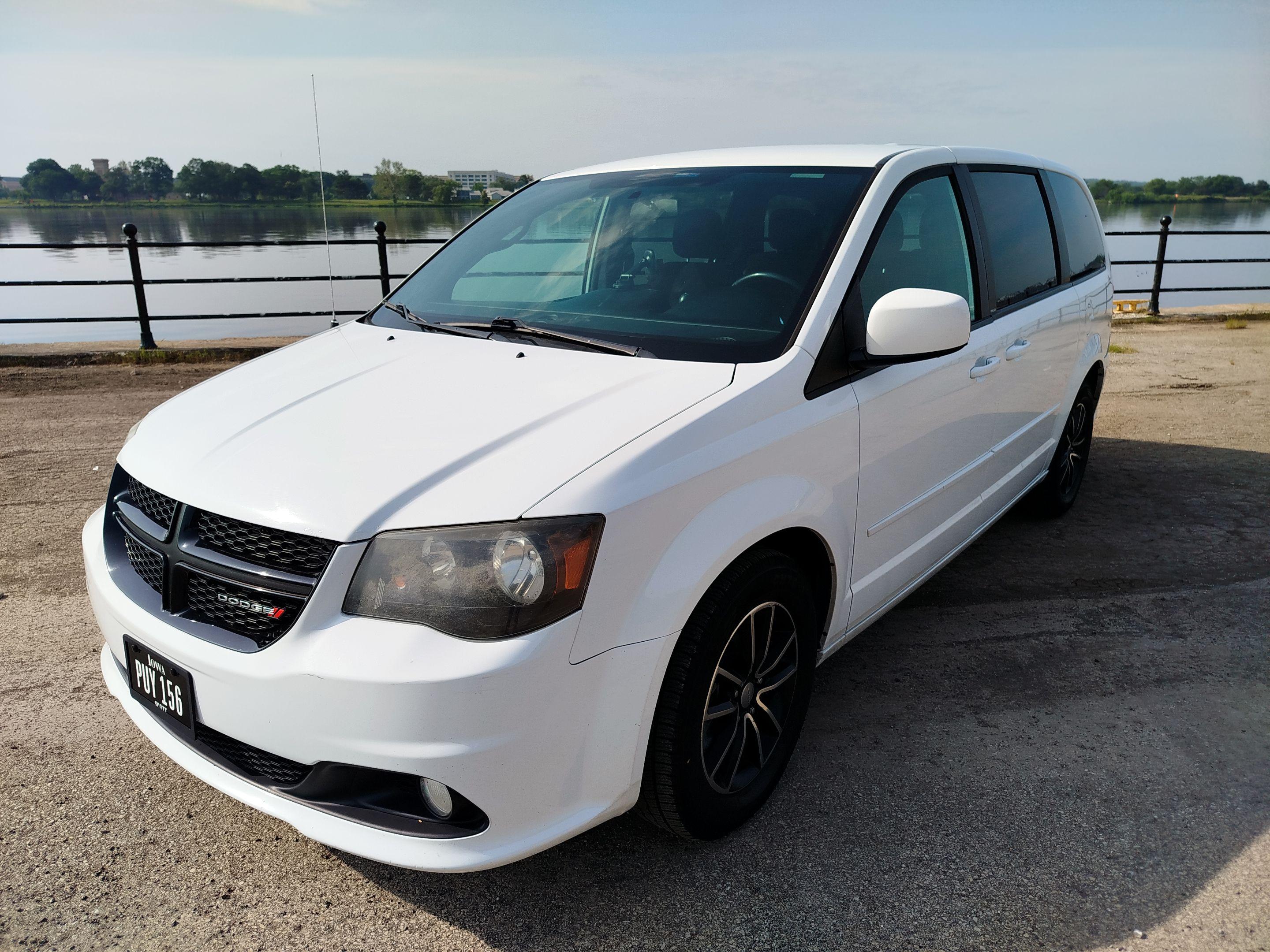 Dodge Grand Caravan 2014 in Bettendorf, IA