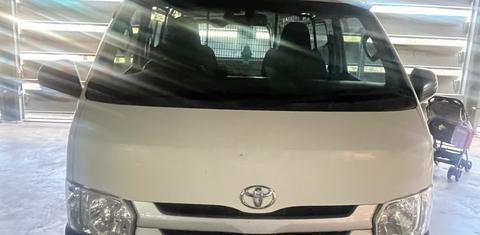 Toyota HIACE 2015