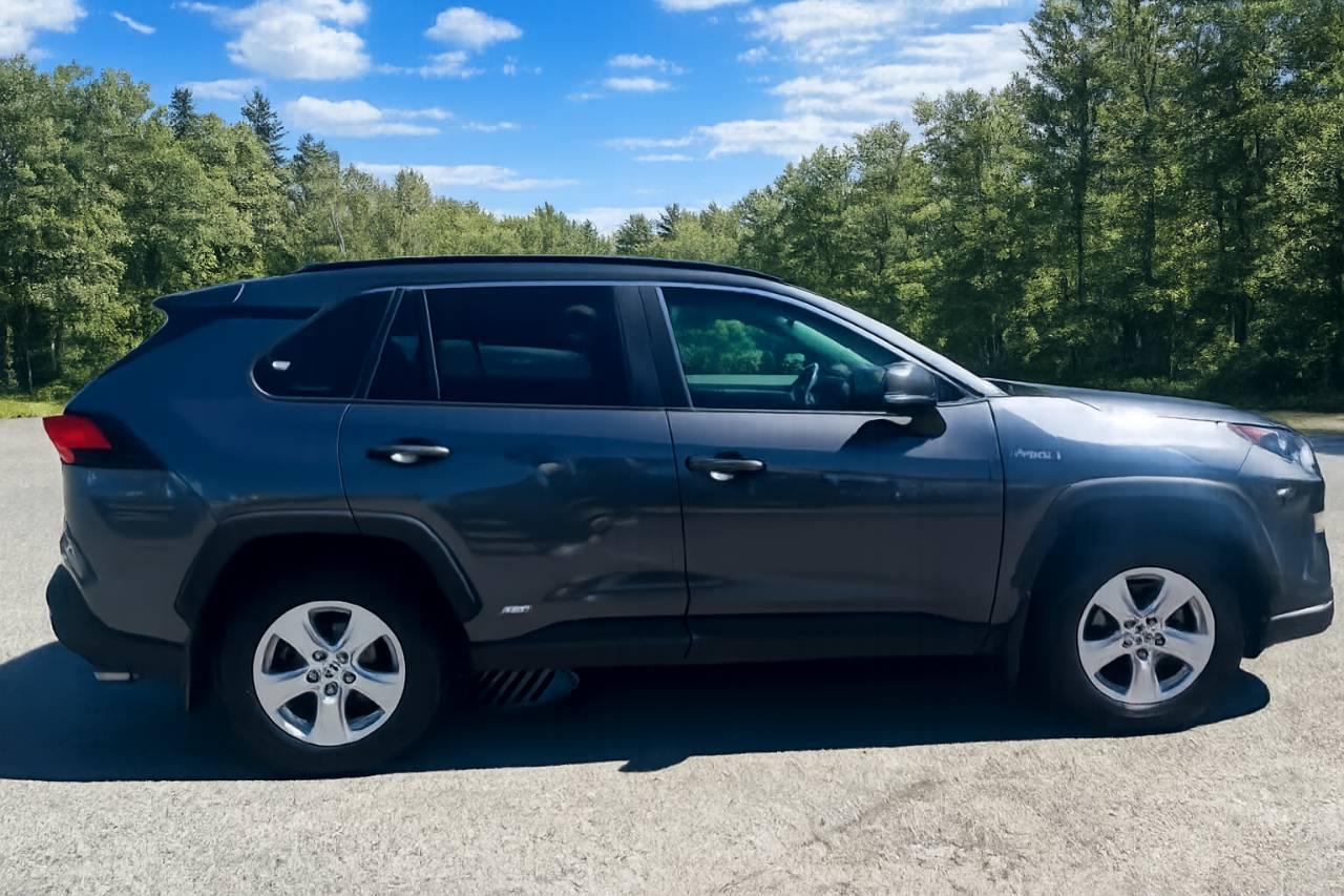 Toyota RAV4 Hybrid 2021 à Kelowna, BC