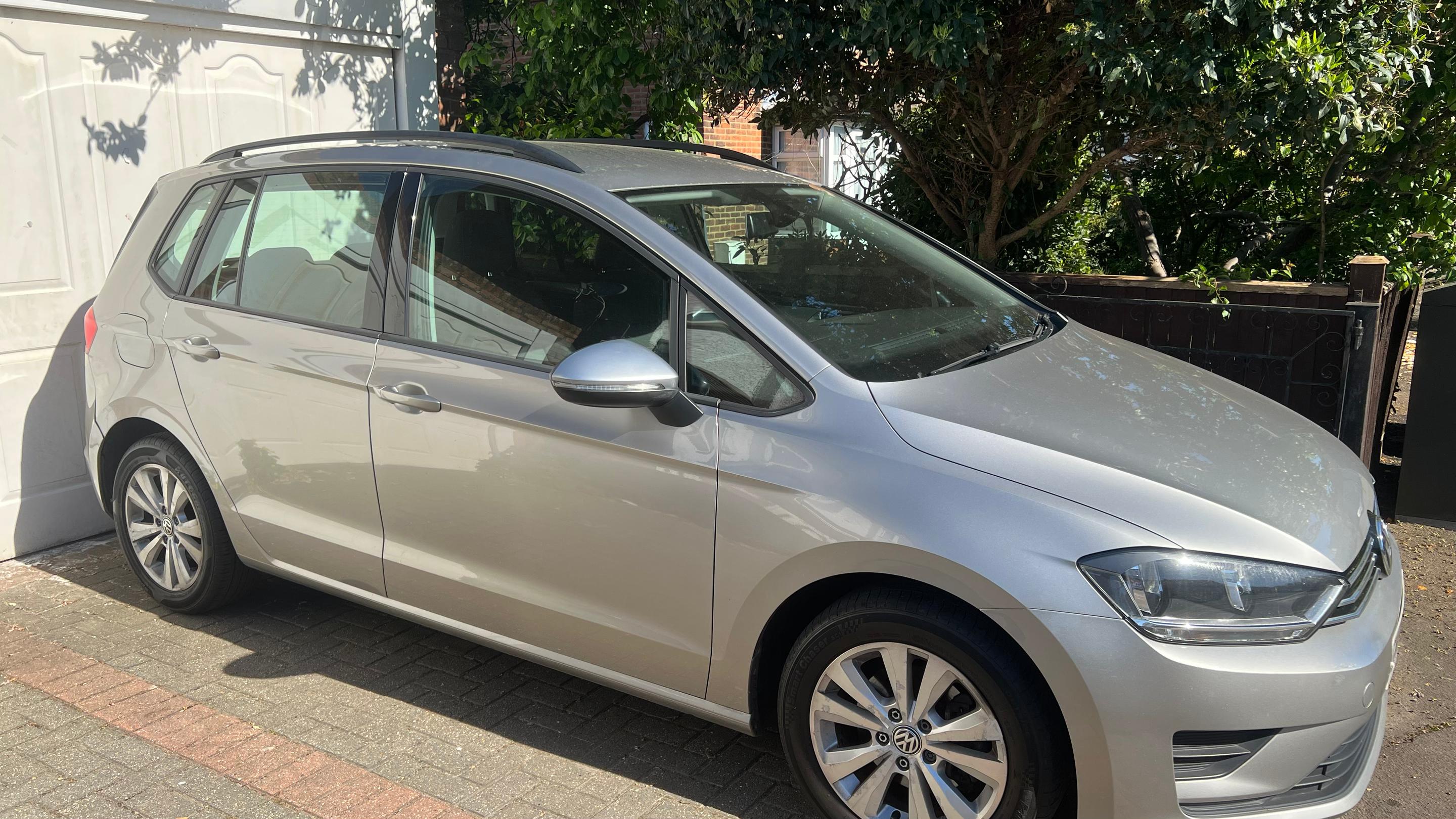 Volkswagen Golf SV 2015 in London