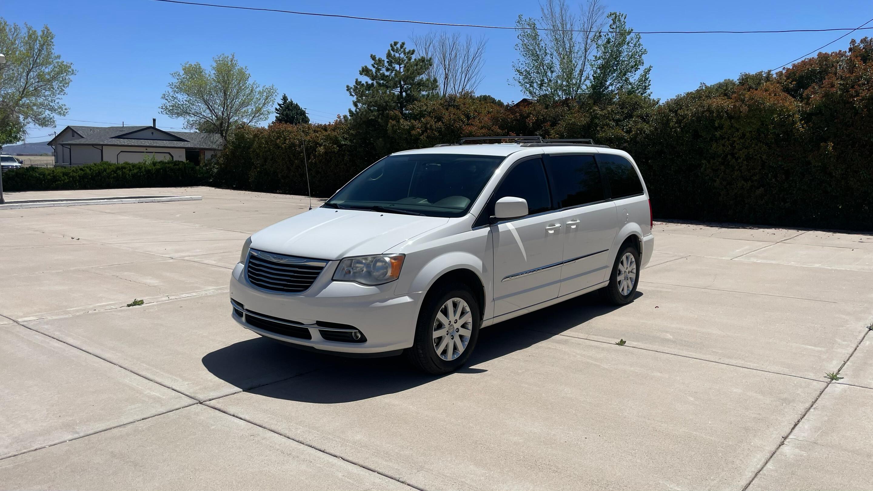 Chrysler Town & Country 2013 in 