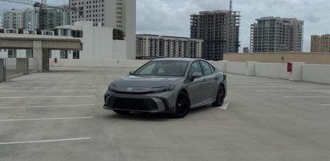 Toyota Camry Hybrid 2026