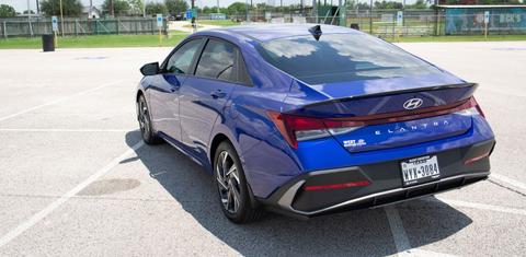 Hyundai Elantra 2025