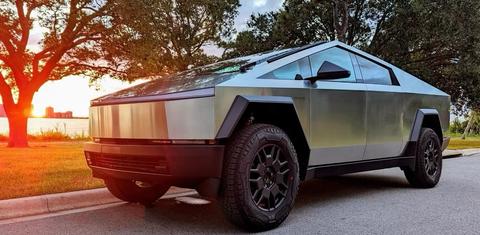Tesla Cybertruck 2025