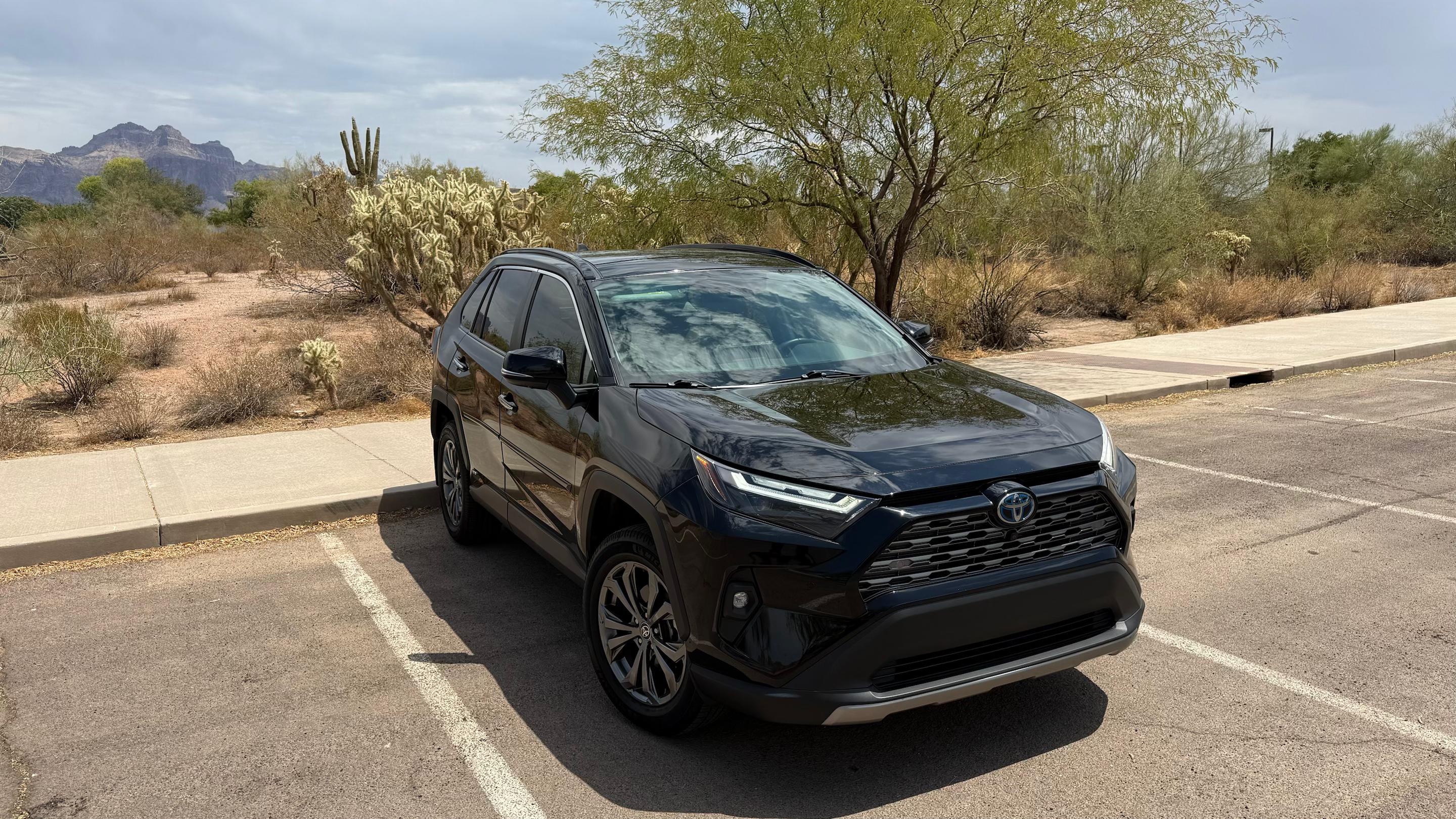 Toyota RAV4 Hybrid 2022 in San Tan Valley, AZ