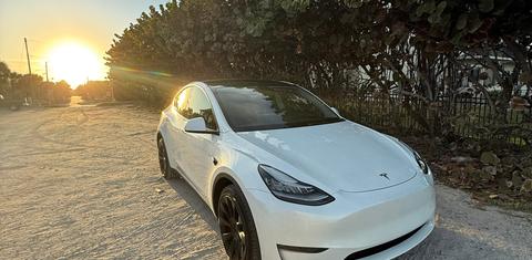 Tesla Model Y 2023