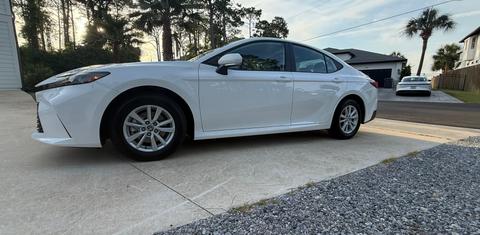 Toyota Camry Hybrid 2026