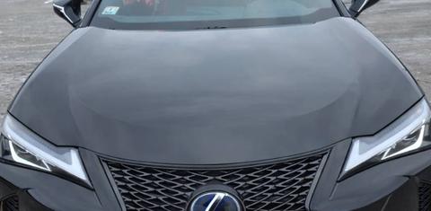 Lexus UX 2021