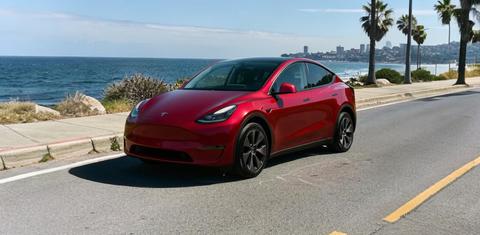 Tesla Model Y 2024
