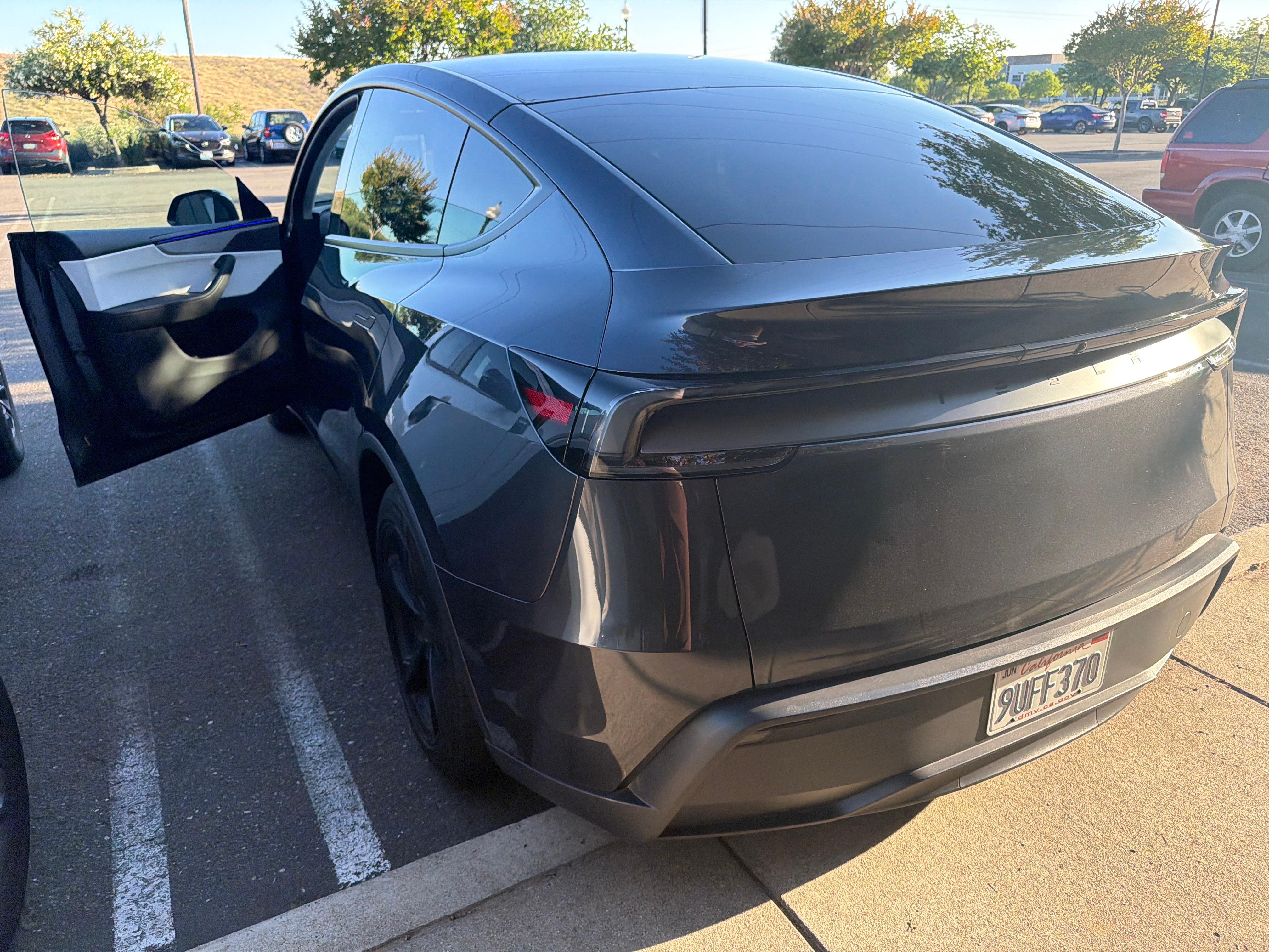 Tesla Model Y 2026 in Roseville, CA