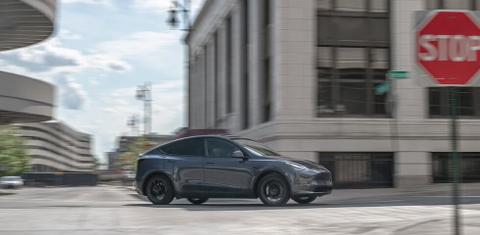 Tesla Model Y 2025