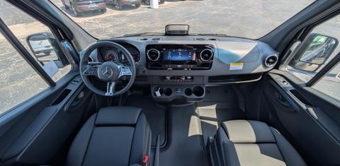 Mercedes-Benz Sprinter 2025
