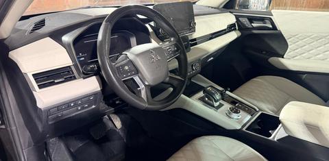 Mitsubishi Outlander PHEV 2023