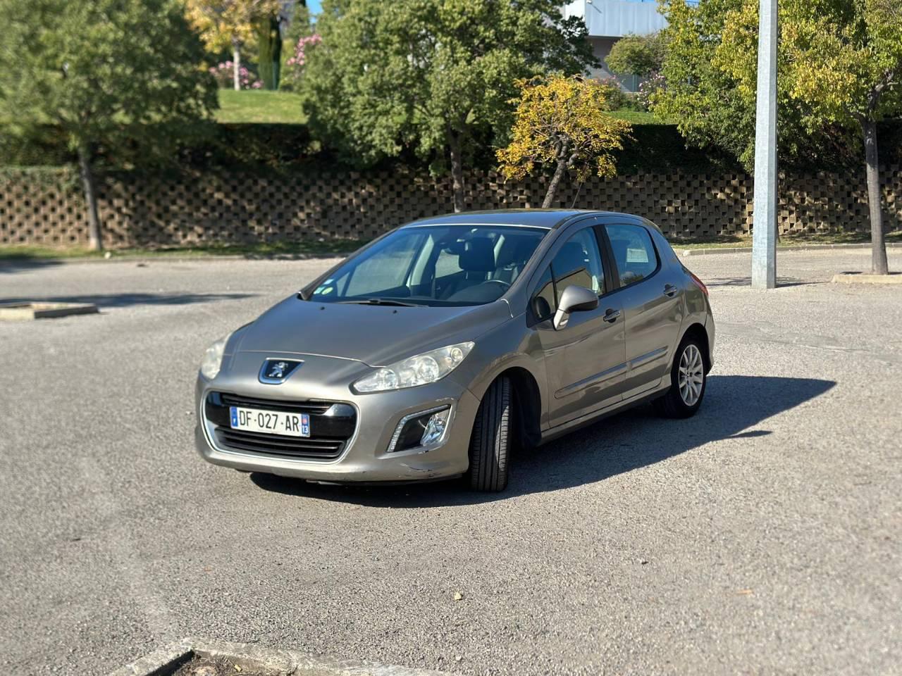 Peugeot 308 2013 à Miramas