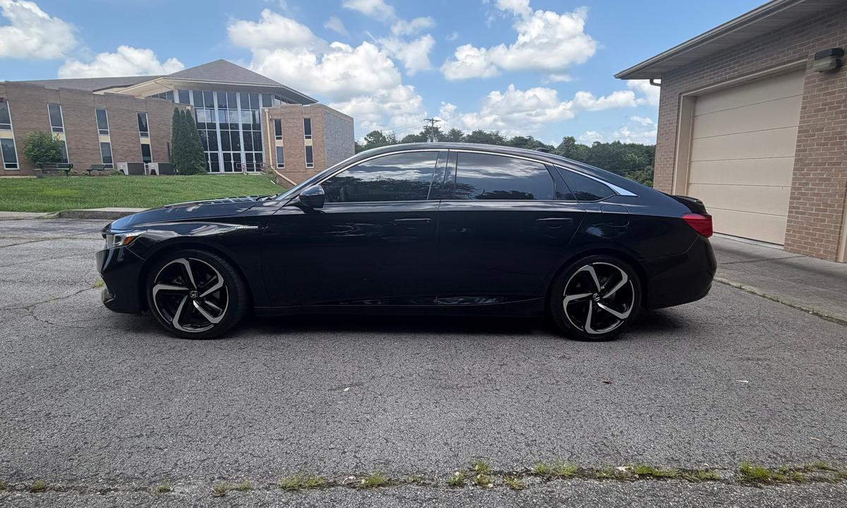 Honda Accord Hybrid rental from Knoxville, ready for the drive to Sevierville and the Smokies
