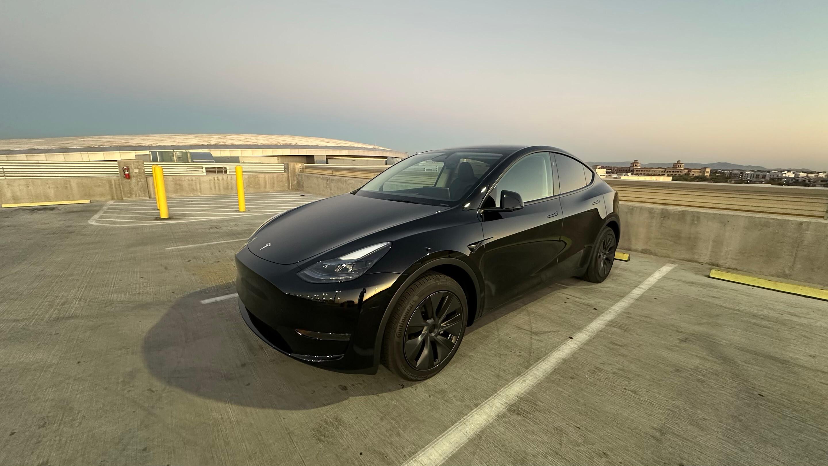 Tesla Model Y 2025 in Peoria, AZ