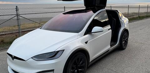 Tesla Model X 2025