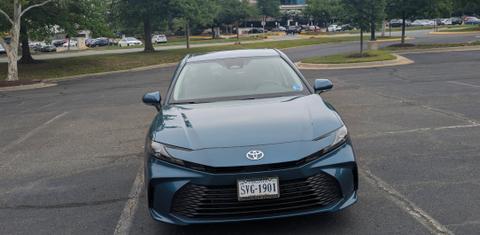 Toyota Camry Hybrid 2026