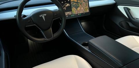 Tesla Model 3 2020