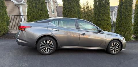 Nissan Altima 2024
