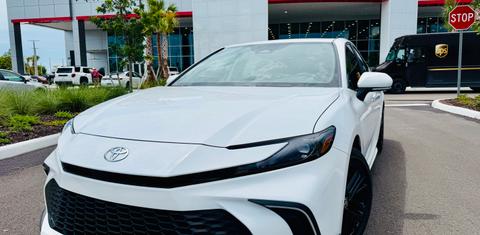 Toyota Camry Hybrid 2026