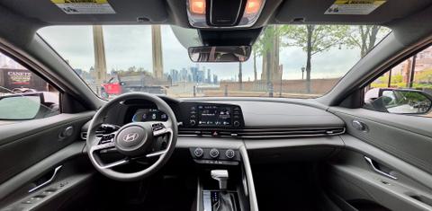 Hyundai Elantra 2024