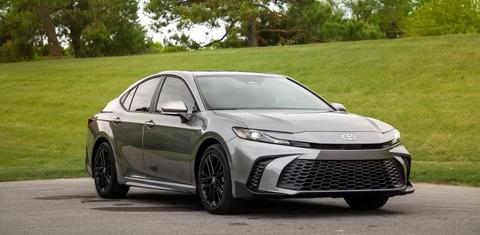 Toyota Camry Hybrid 2025