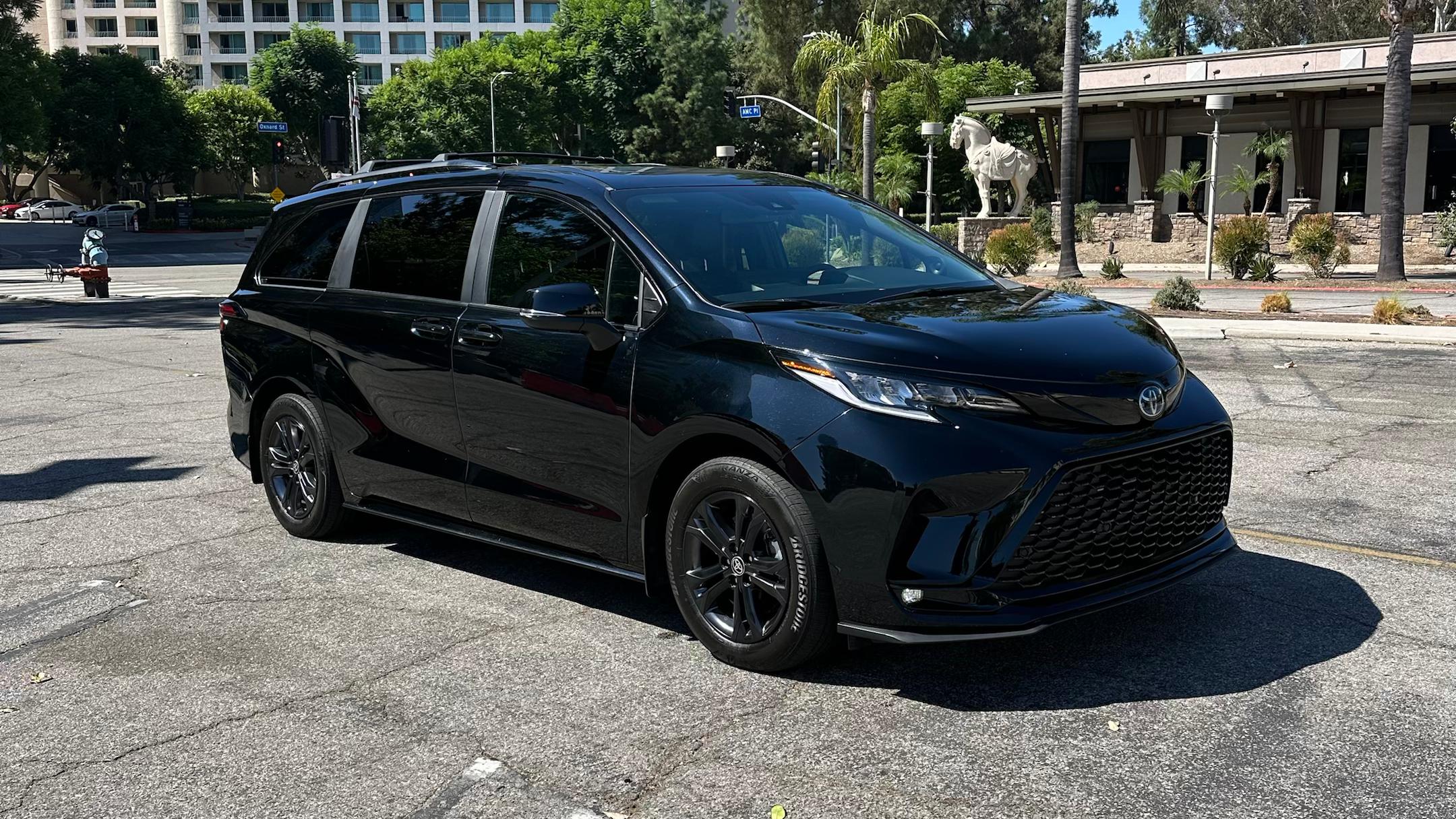 Toyota Sienna 2025 in Hawthorne, CA