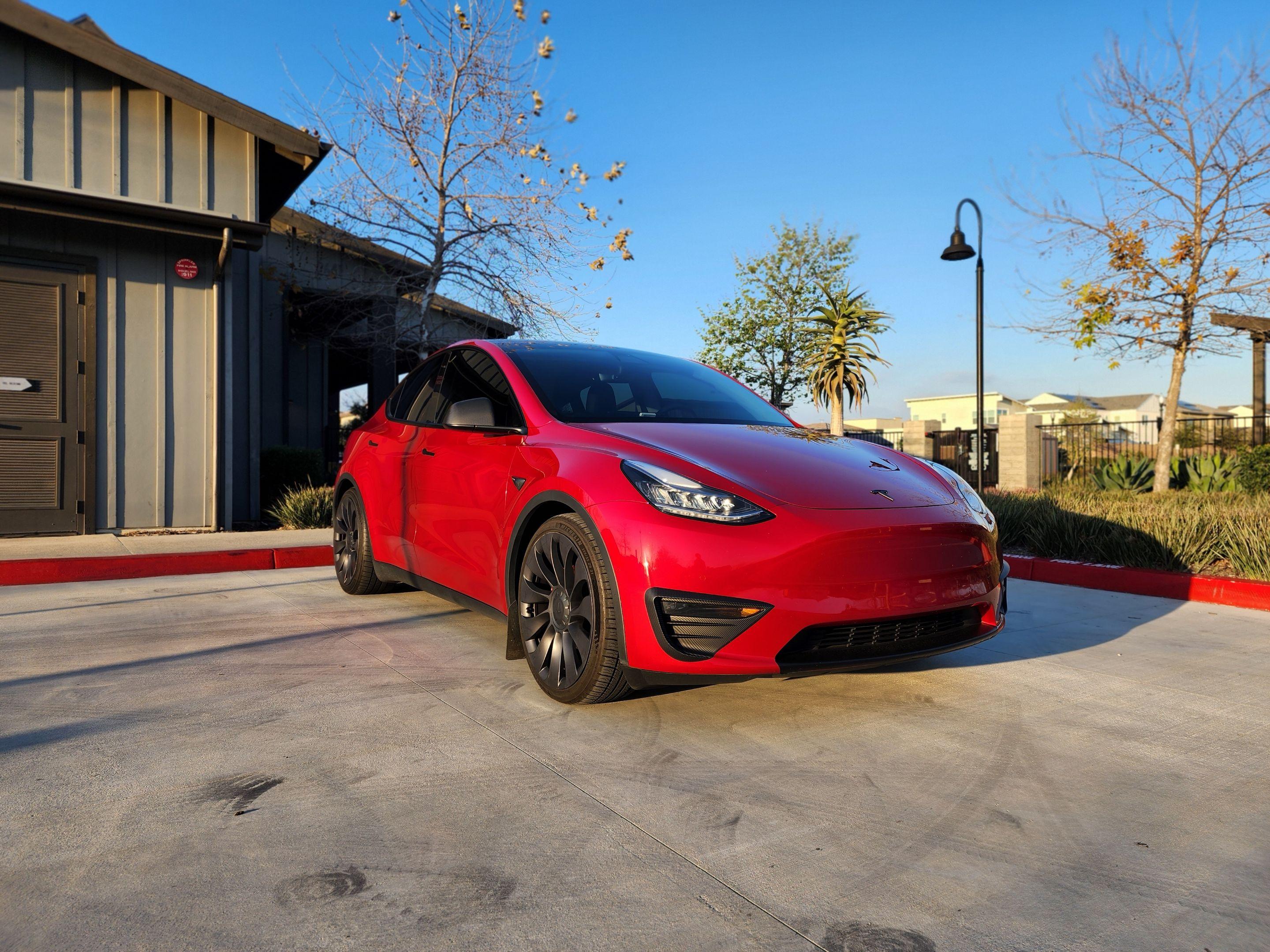 Tesla Model Y 2021 in Ontario, CA