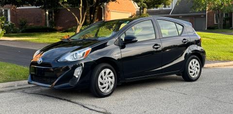 Toyota Prius c 2016