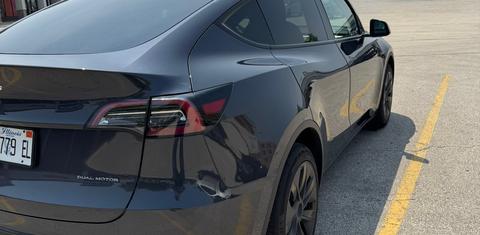 Tesla Model Y 2025