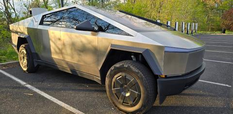 Tesla Cybertruck 2025