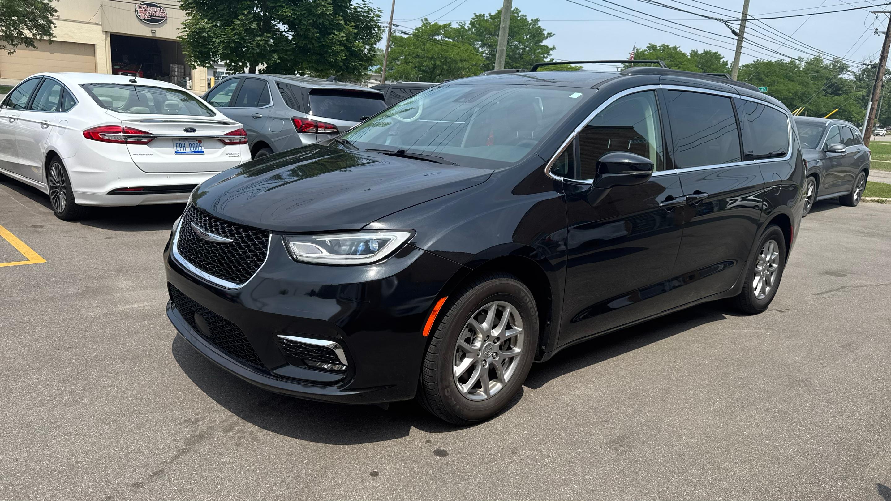 Chrysler Pacifica 2021 in Livonia, MI