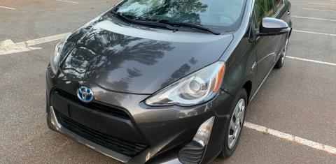 Toyota Prius c 2016