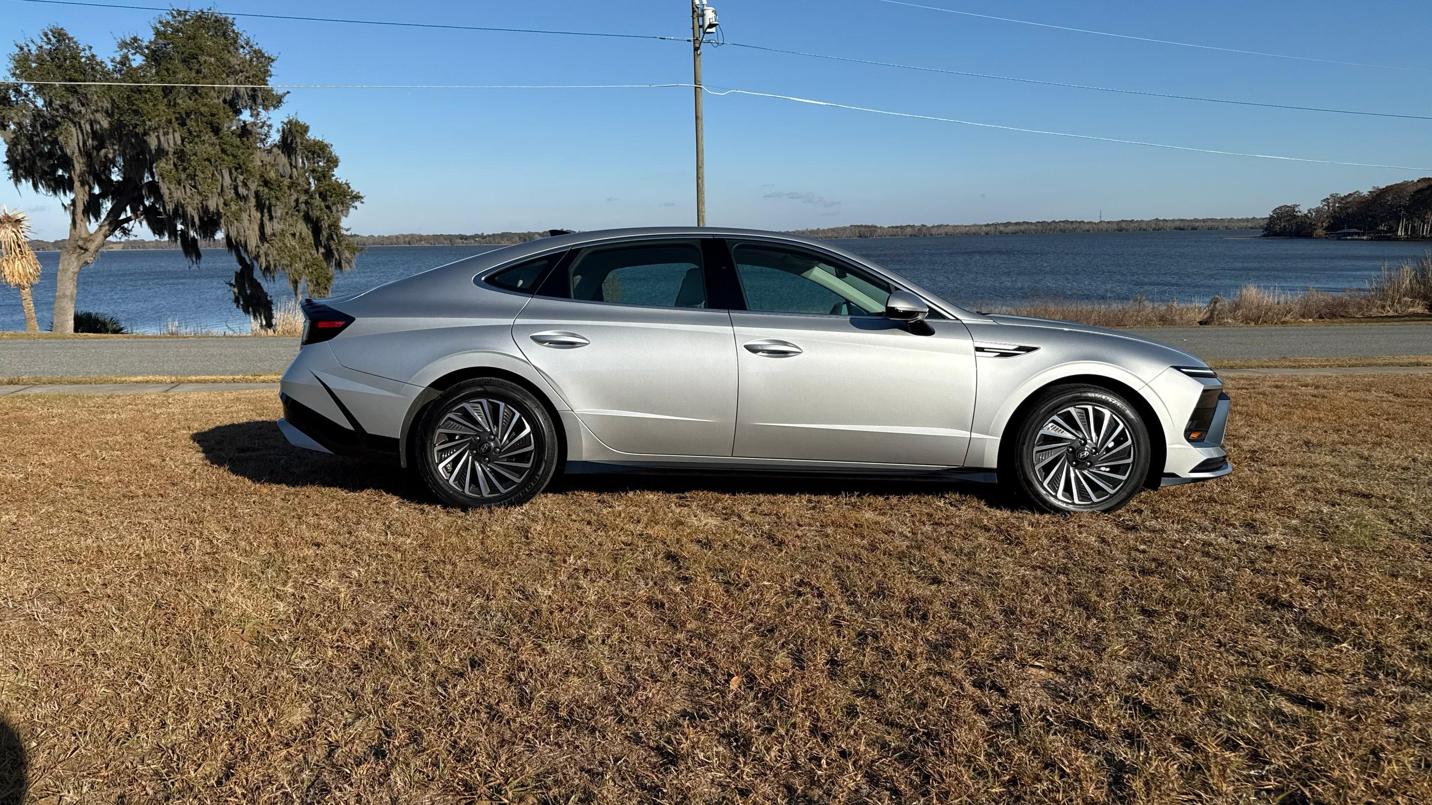 Hyundai Sonata Hybrid 2025 in Howey-in-the-Hills, FL