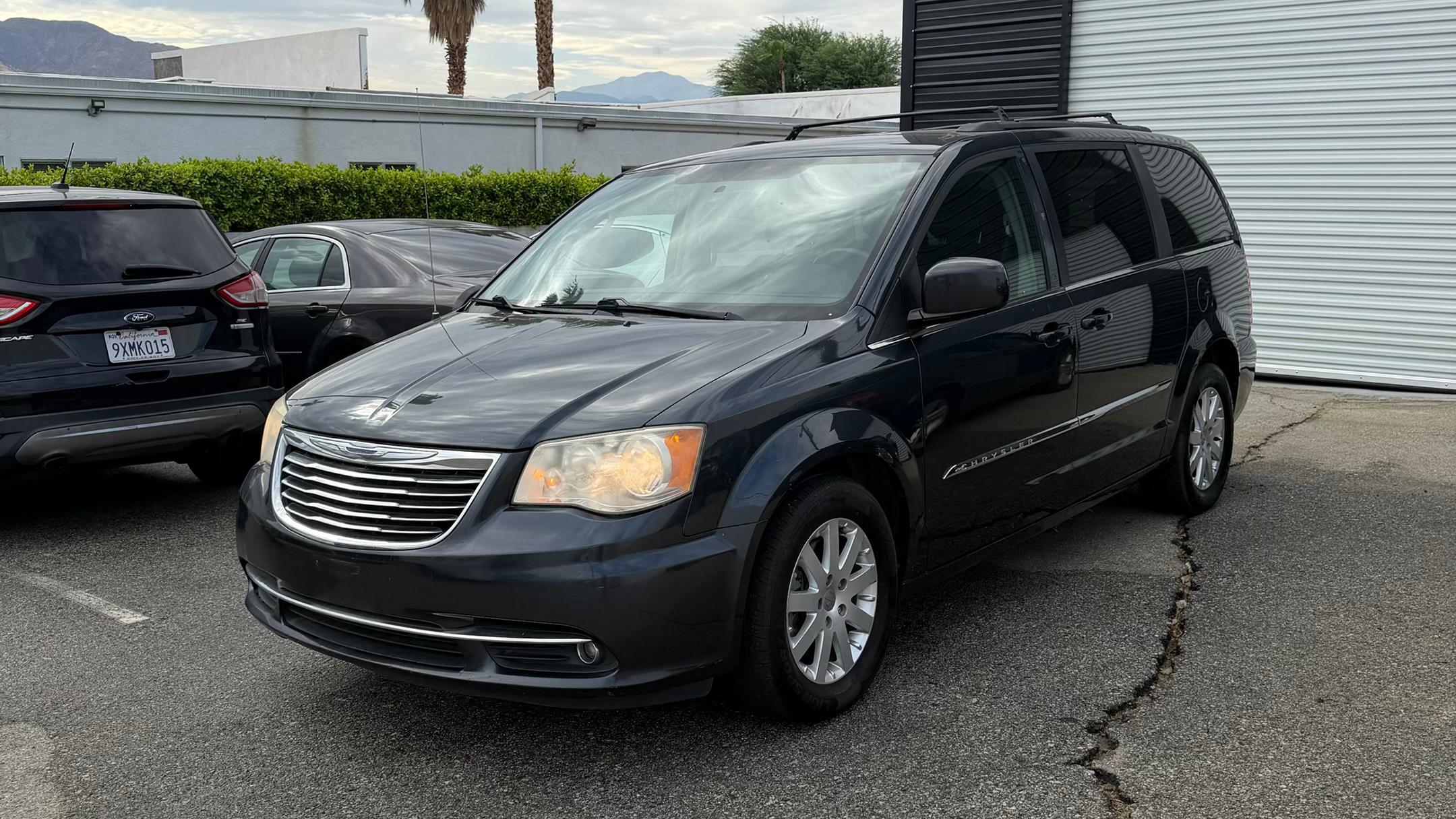 Chrysler Town & Country 2014 in Palm Springs, CA