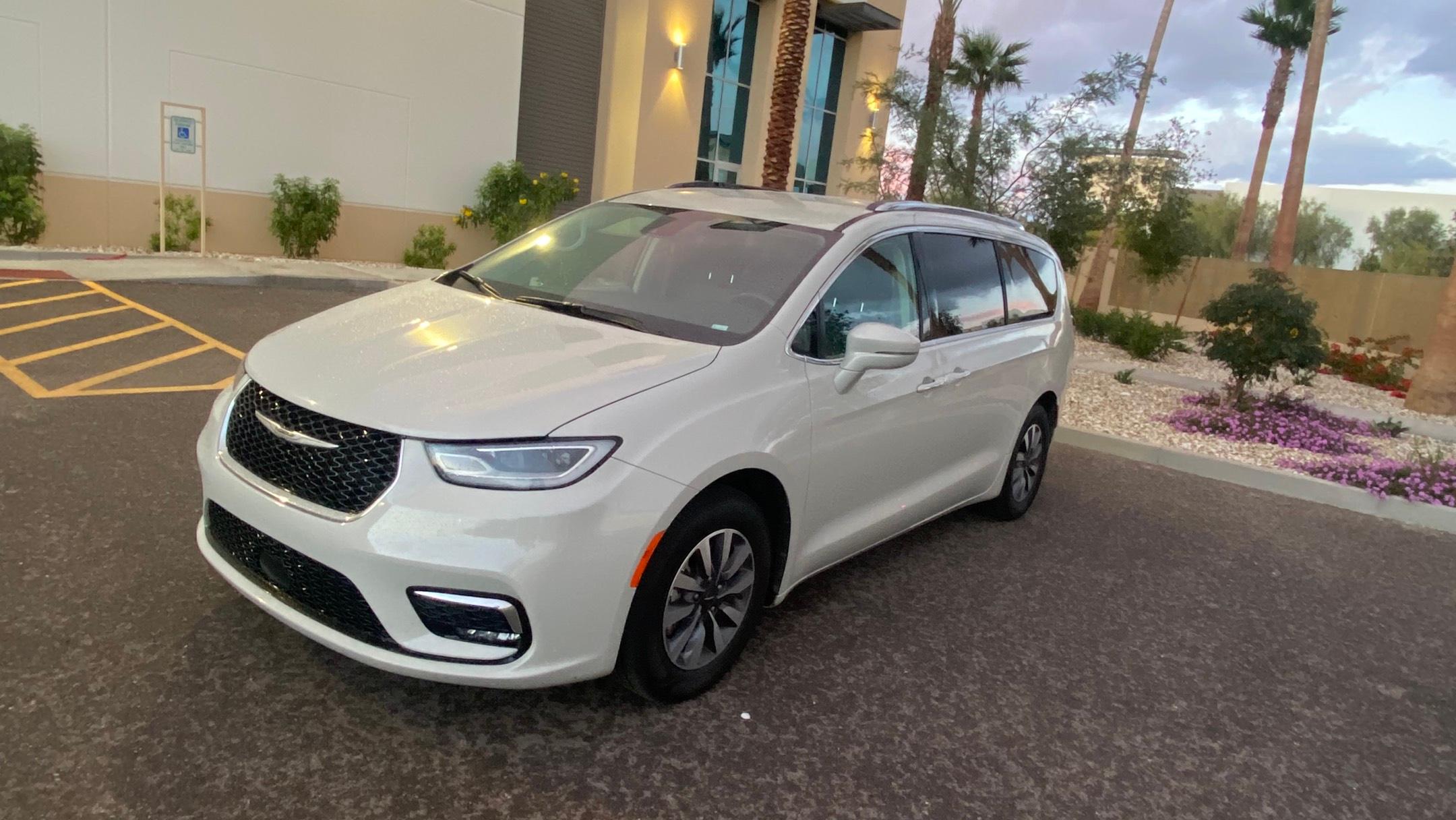 Chrysler Pacifica 2021 in Mesa, AZ