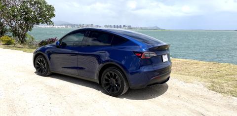 Tesla Model Y 2024