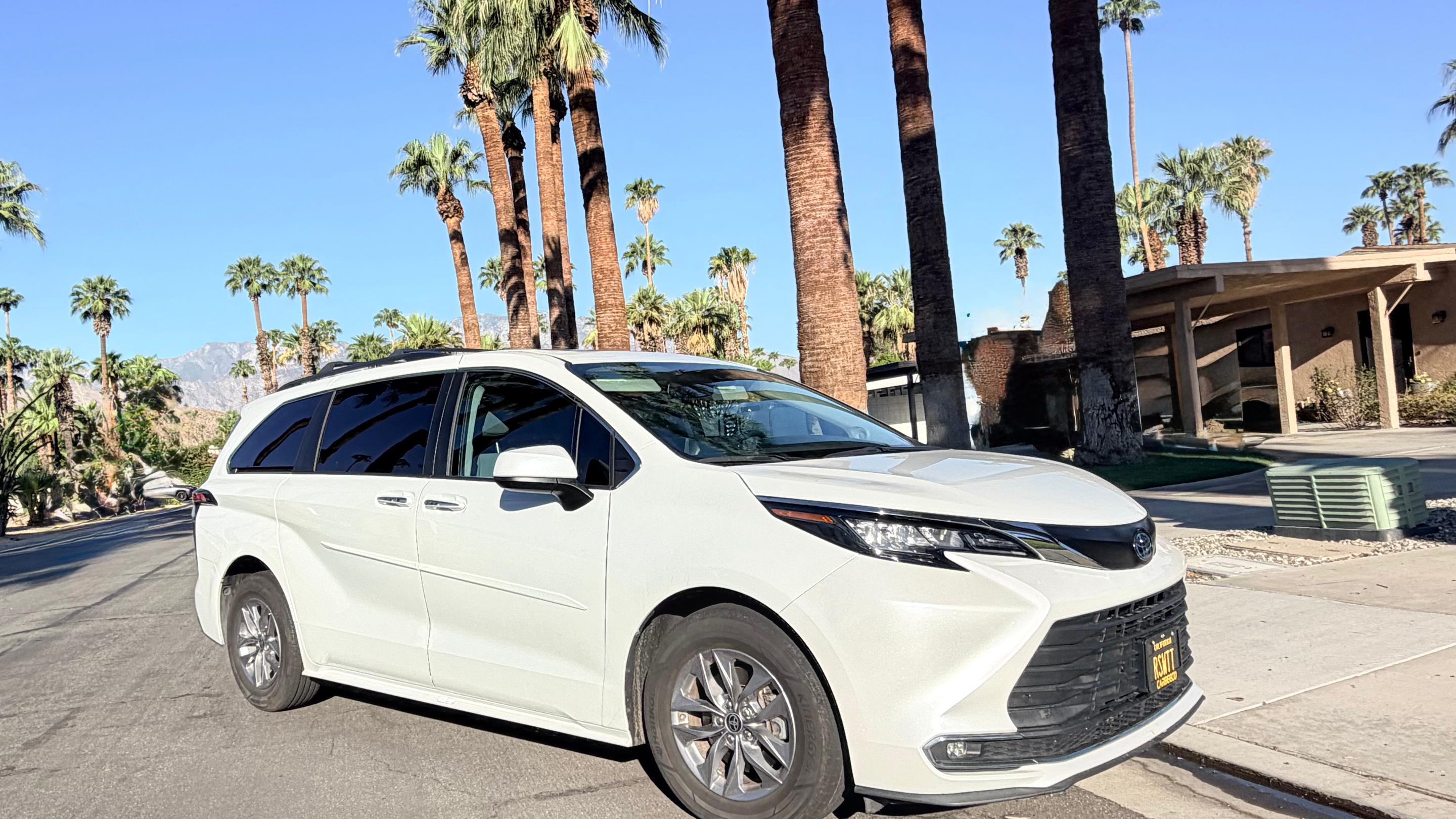 Toyota Sienna 2022 in Palm Springs, CA