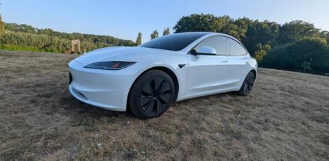 Tesla Model 3 2025