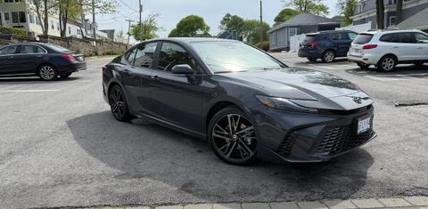 Toyota Camry Hybrid 2025
